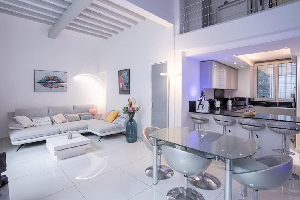 Large Duplex - Air Conditioning & Parking - Walk To The ! - Le Saint Henry