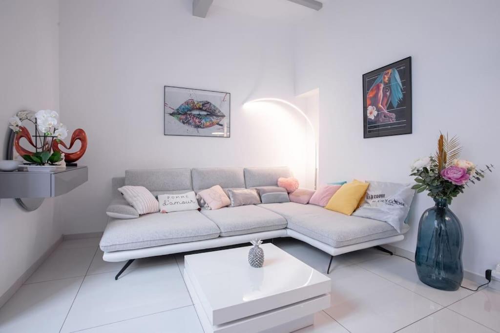 Large Duplex - Air Conditioning & Parking - Walk To The ! - Le Saint Henry Appartement