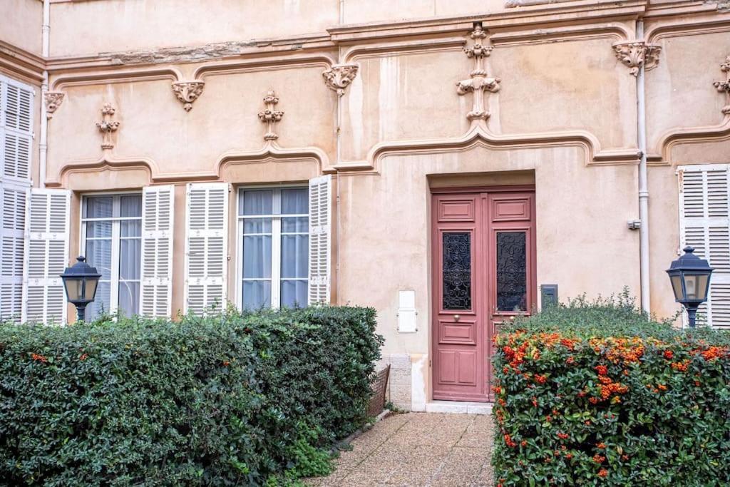 Large Duplex - Air Conditioning & Parking - Walk To The ! - Le Saint Henry Appartement *