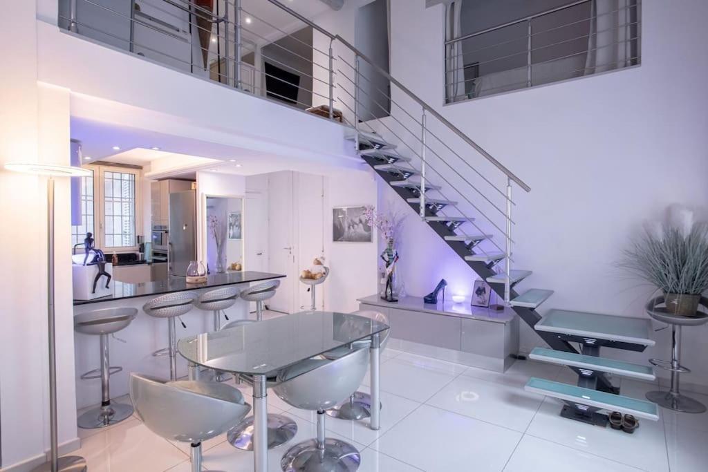 Apartment Large Duplex - Air Conditioning & Parking - Walk To The ! - Le Saint Henry